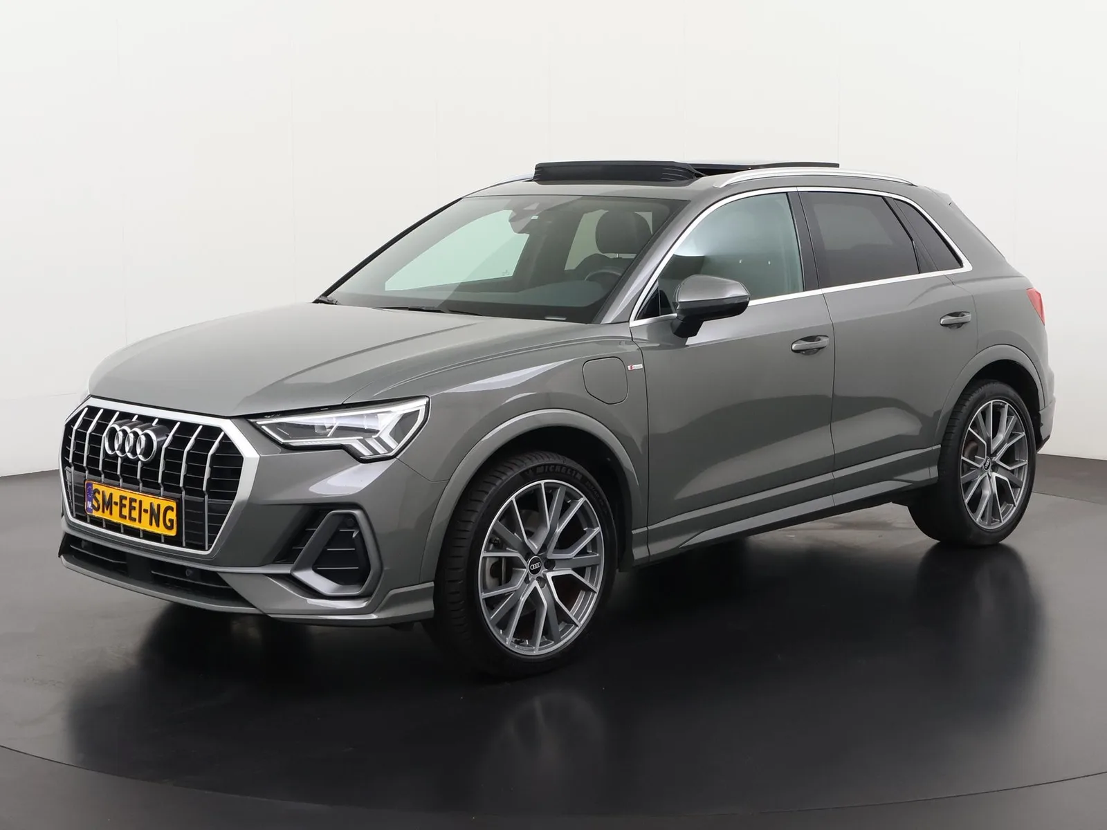 Audi Q3 (2021) — foto 1