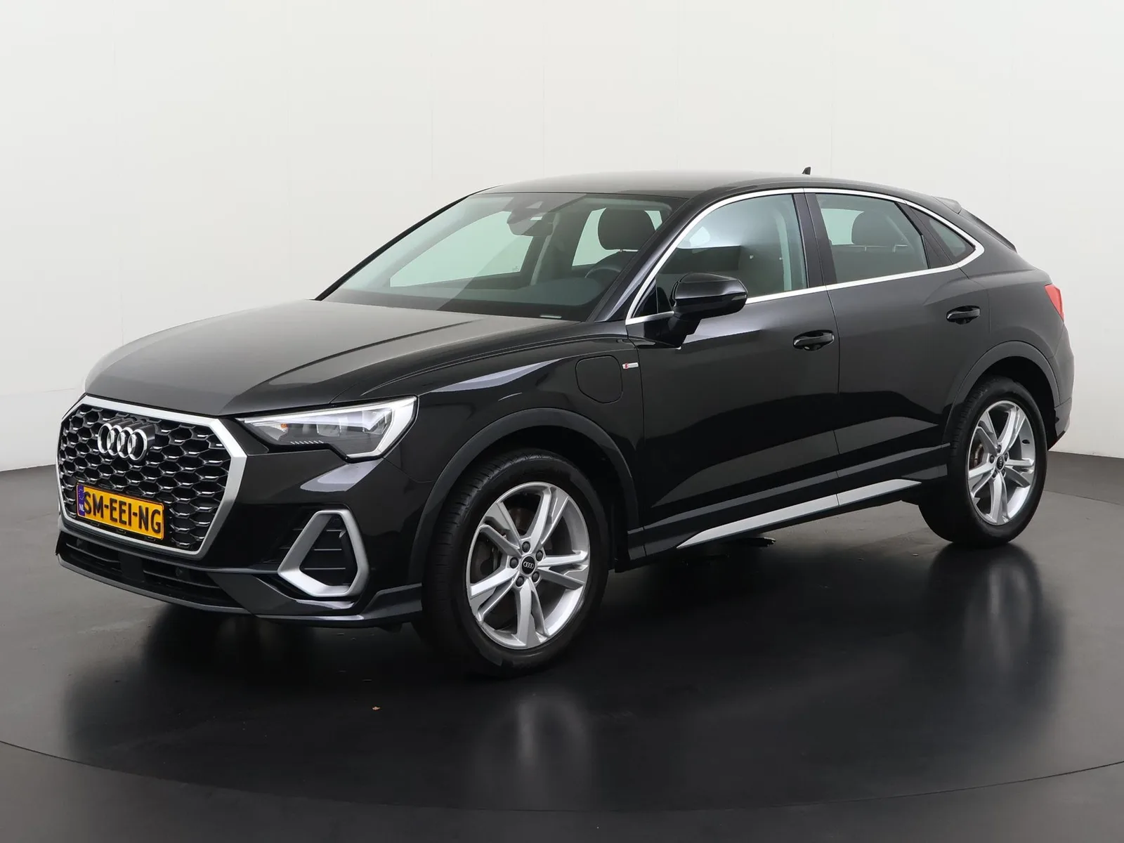 Audi Q3 (2022) — foto 1