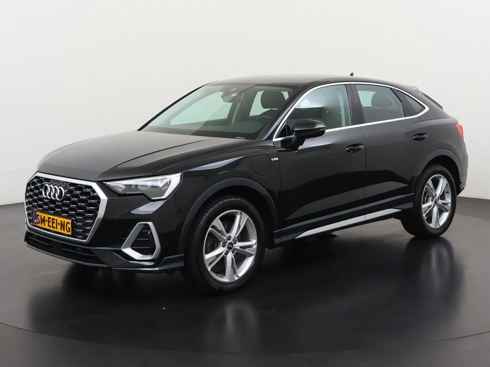 Audi Q3 Sportback (2022) — foto 1