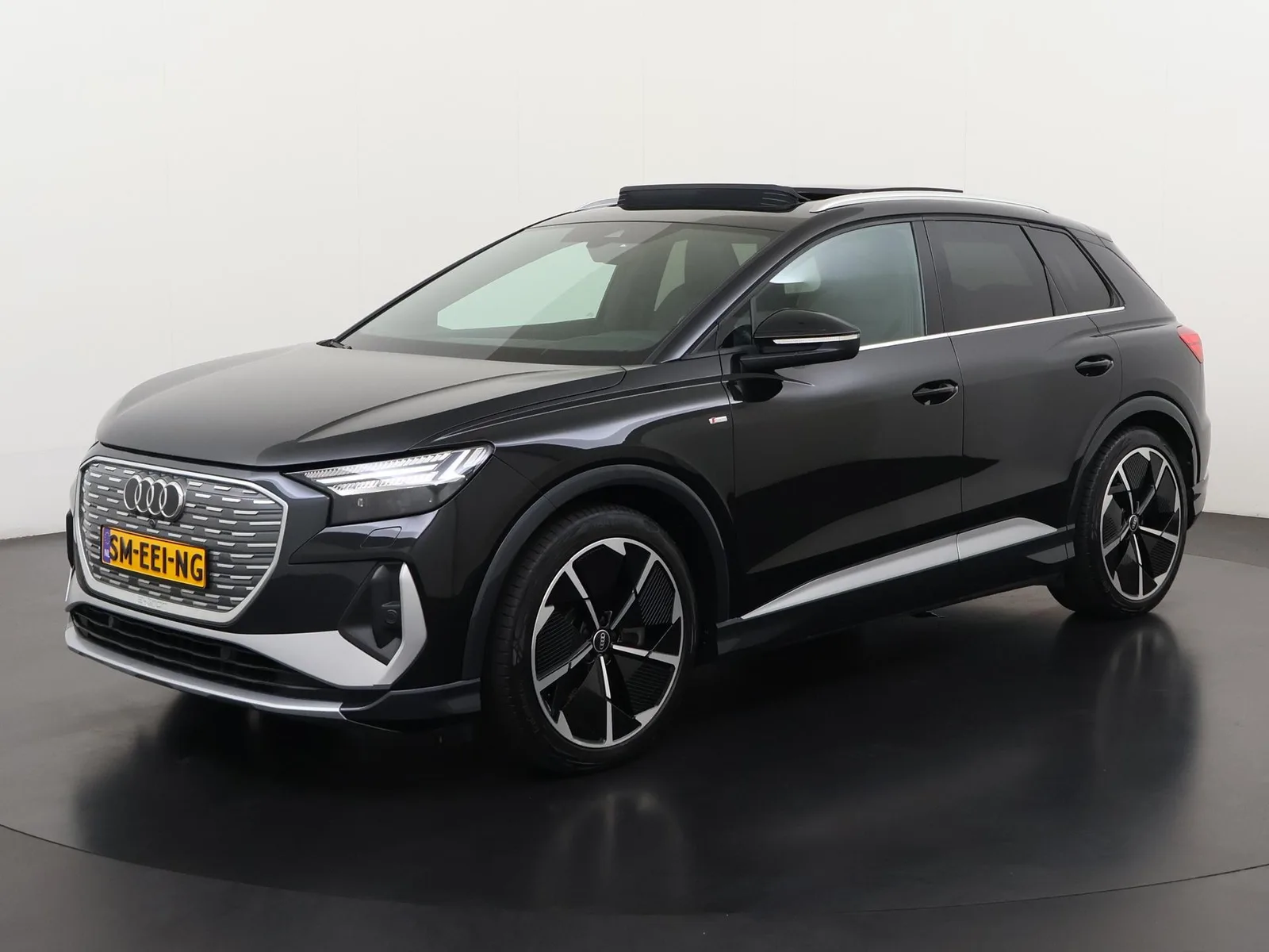 Audi Q4 e-tron (2025) — foto 1