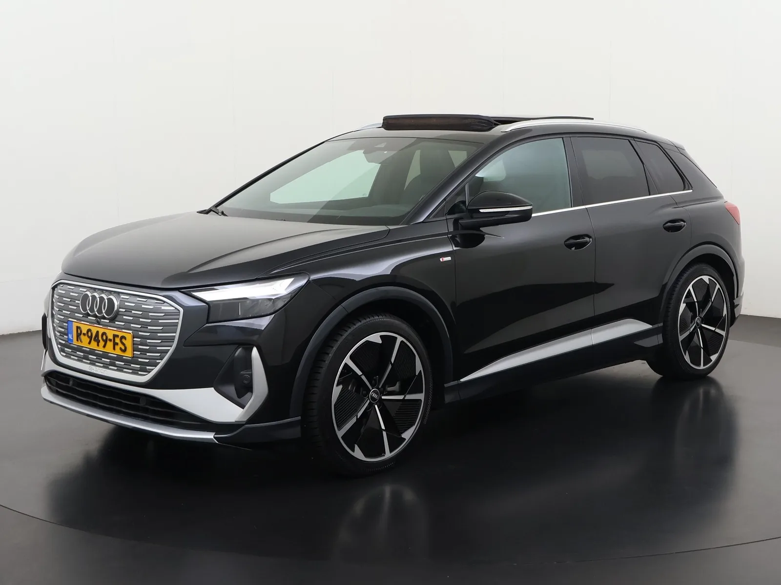 Audi Q4 e-tron (2021) — foto 1