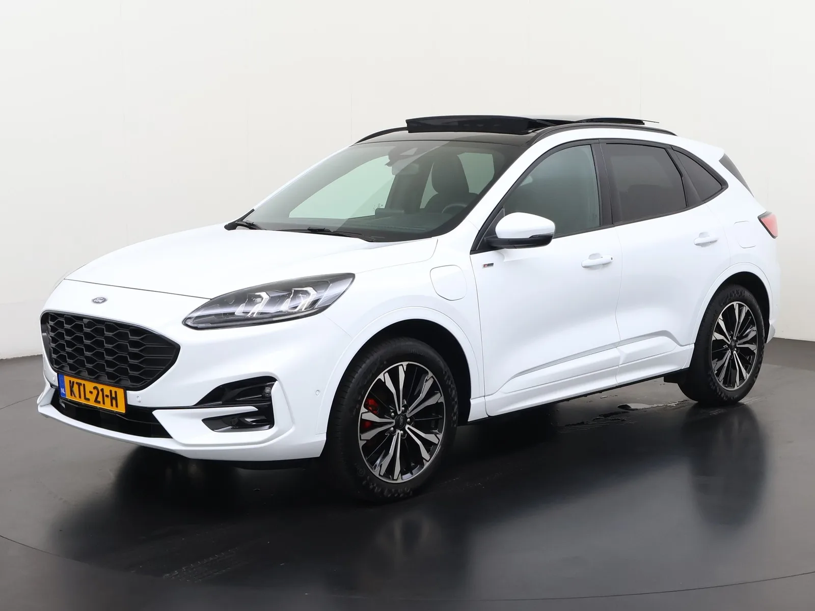 Ford Kuga (2023) — foto 1