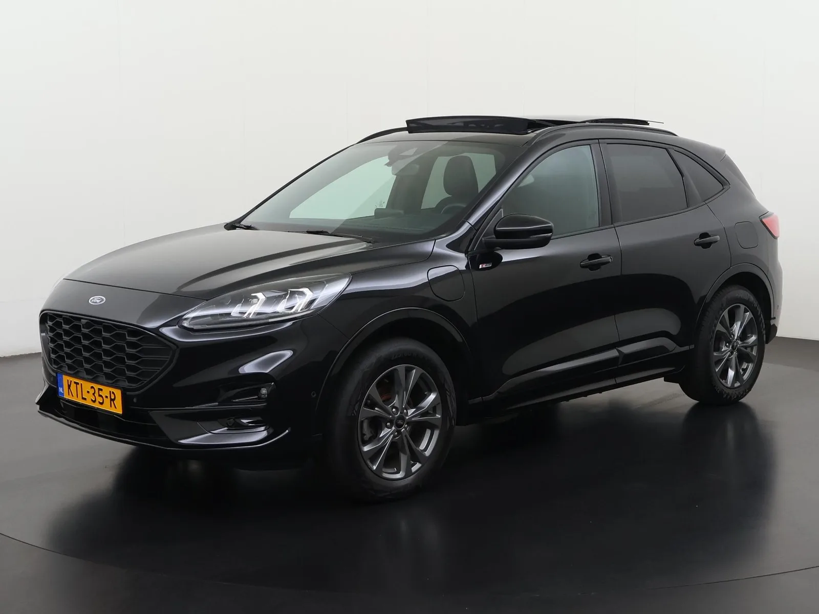 Ford Kuga (2022) — foto 1