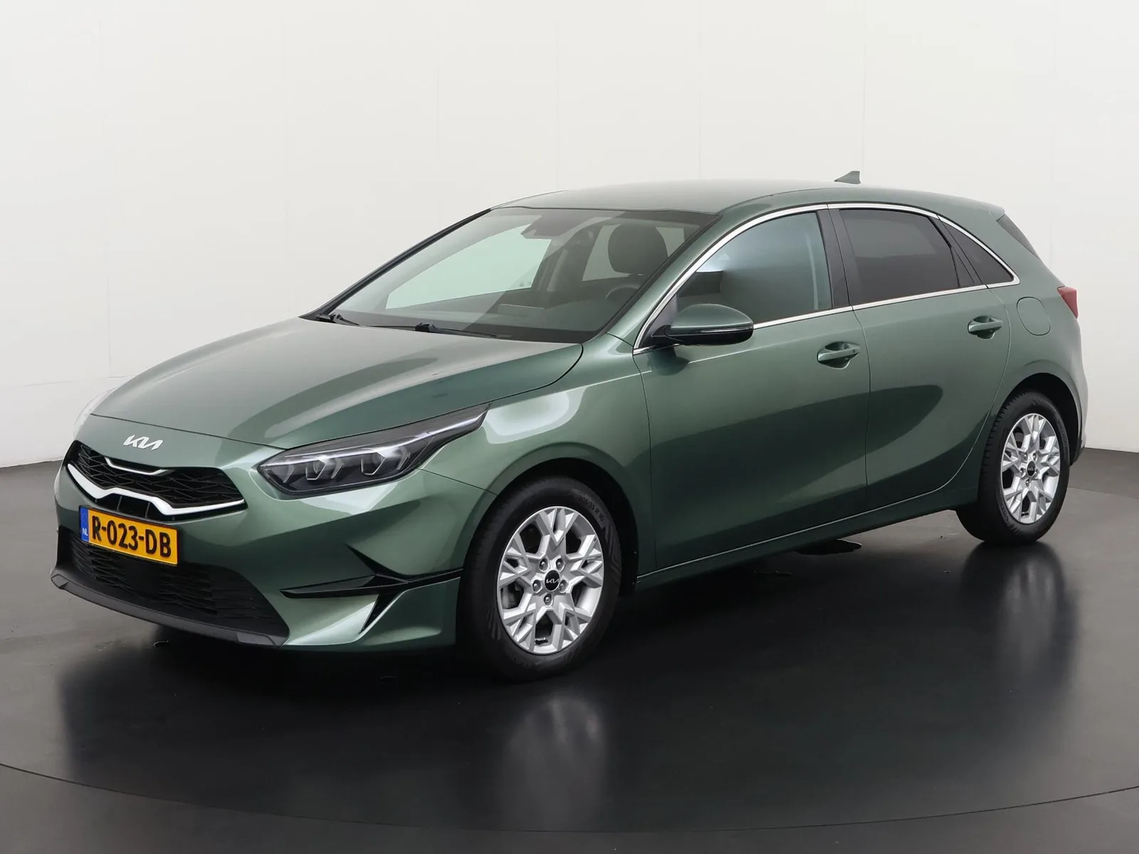 Kia Ceed (2022) — foto 1