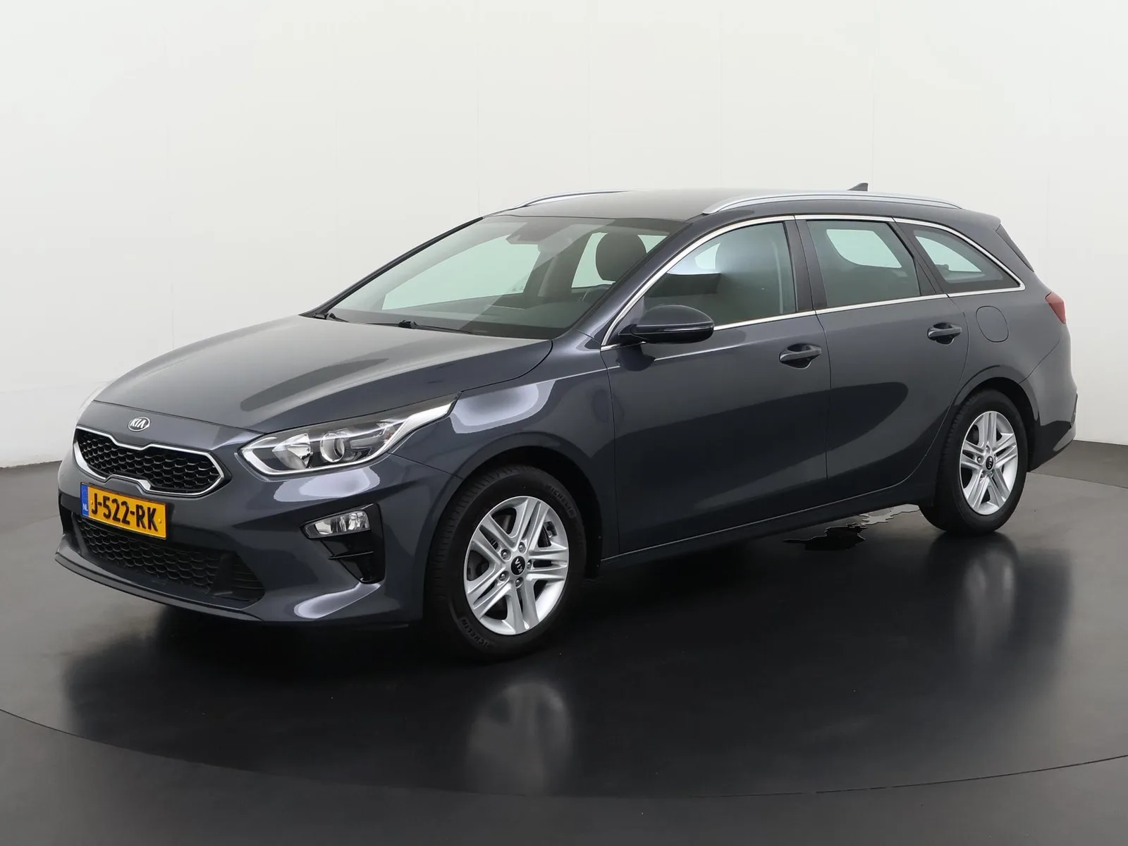 Kia Ceed Sportswagon (2020) — foto 1