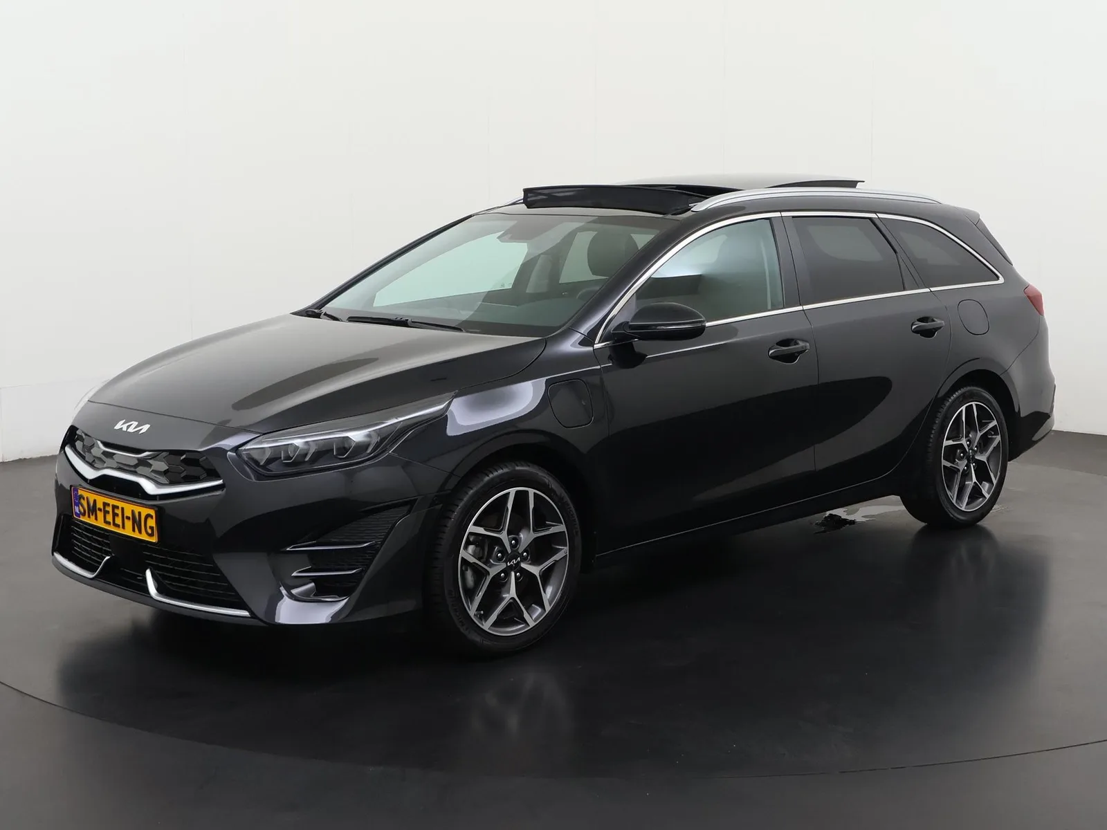 Kia Ceed Sportswagon (2022) — foto 1