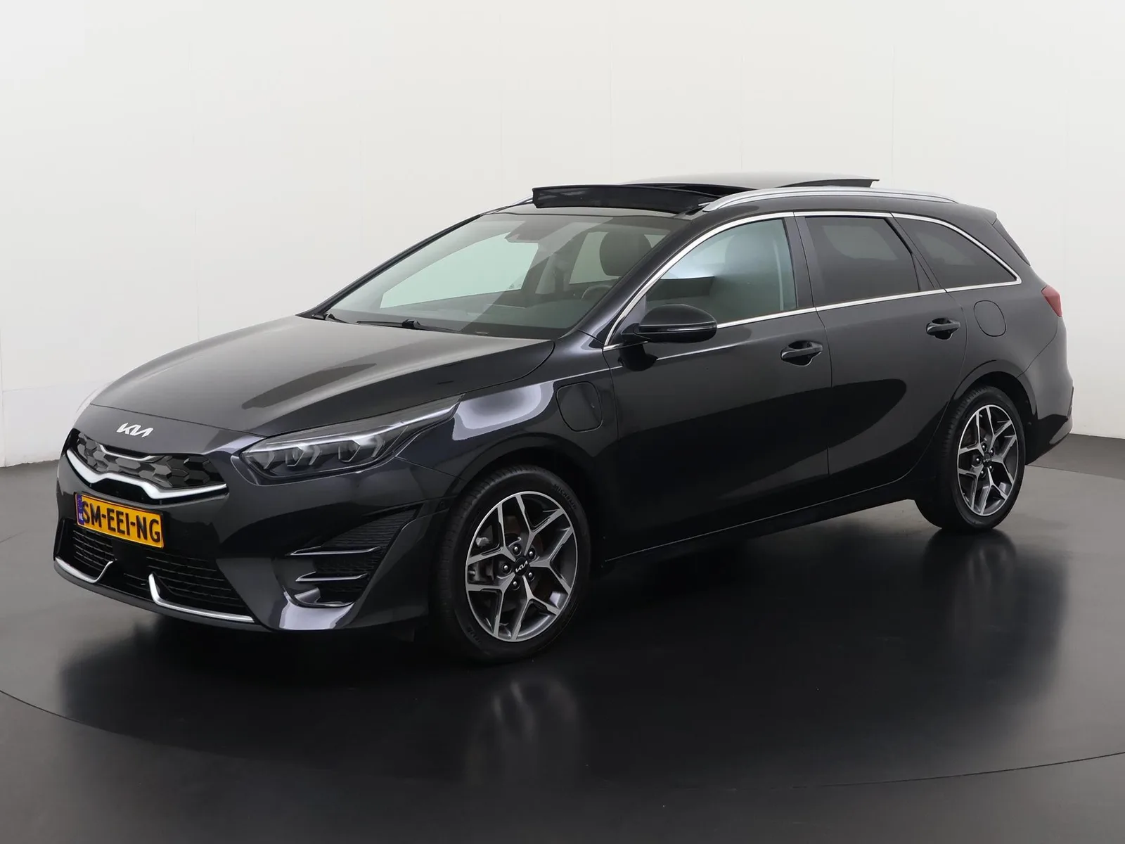 Kia Ceed (2022) — foto 1