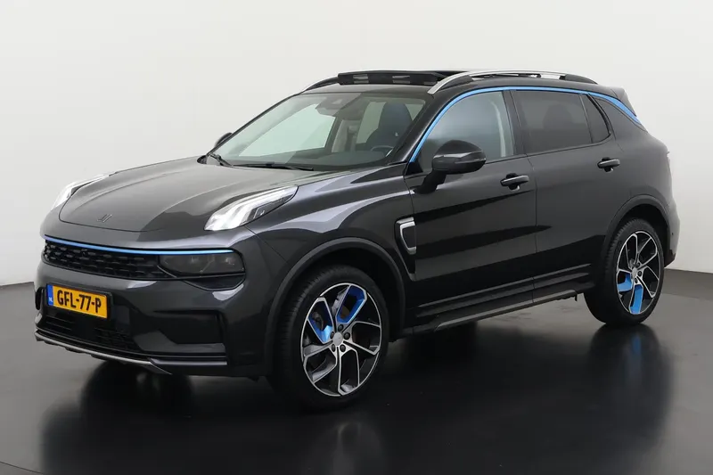 Lynk & Co 01 (2022)