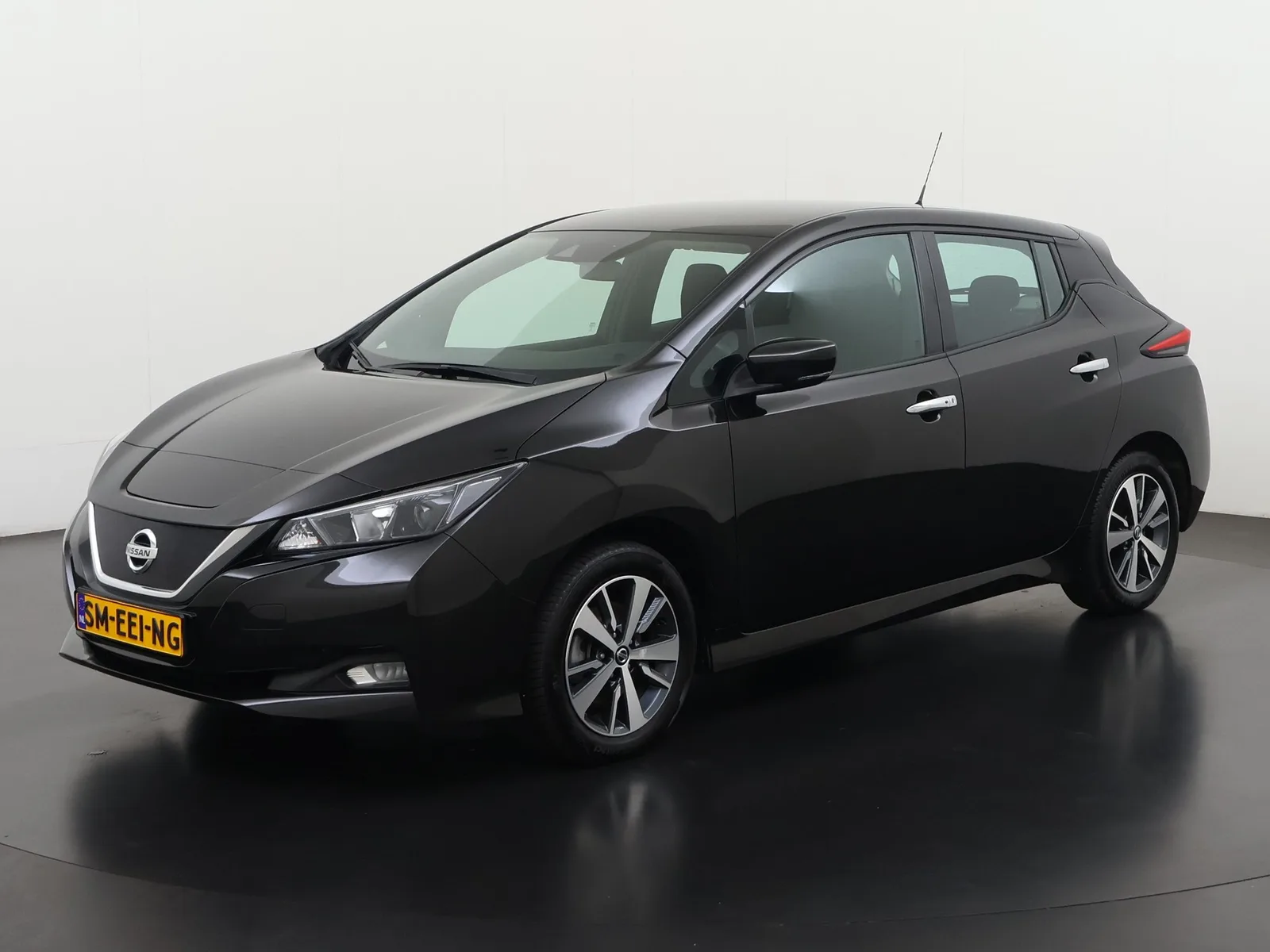 Nissan Leaf (2021) — foto 1
