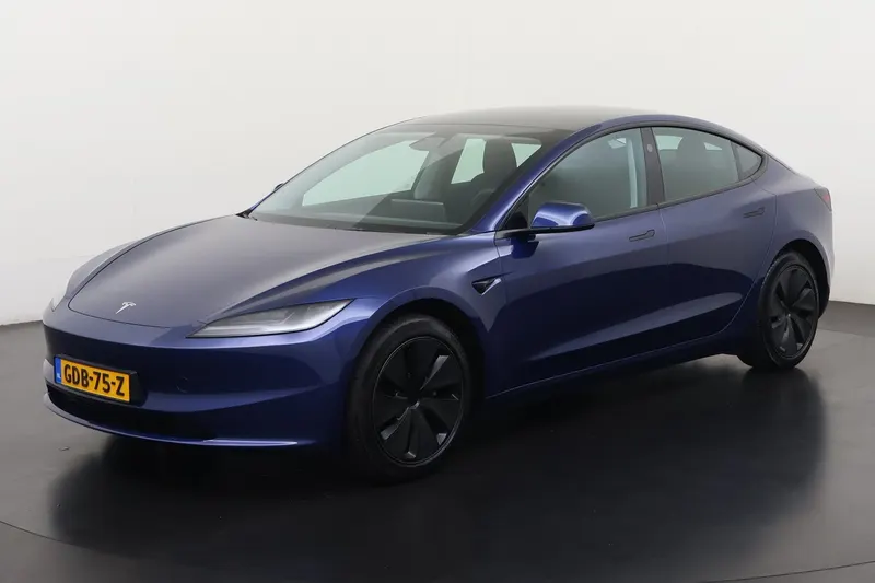 Tesla Model 3 (2024)