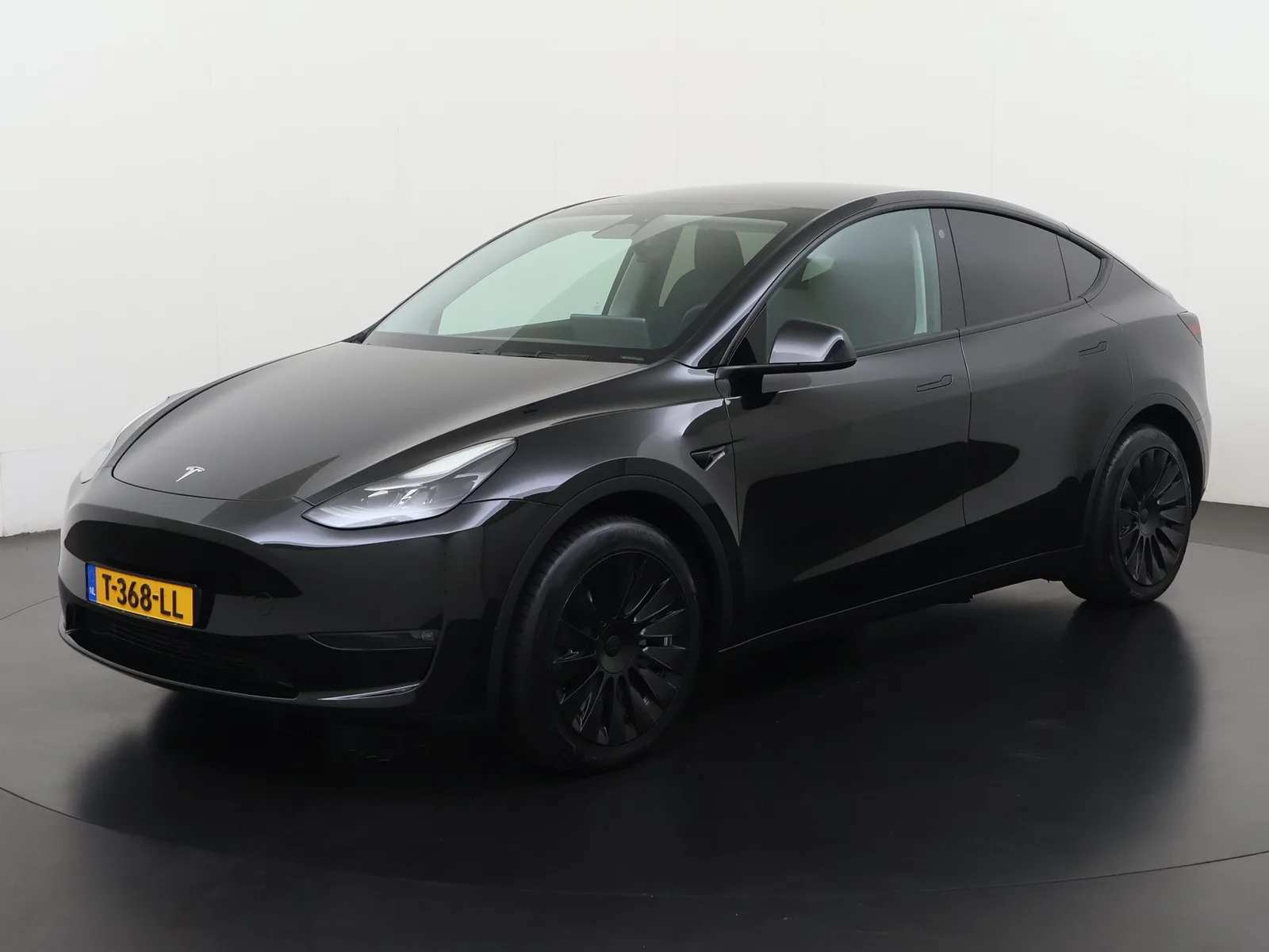 Tesla Model Y (2023) — foto 1