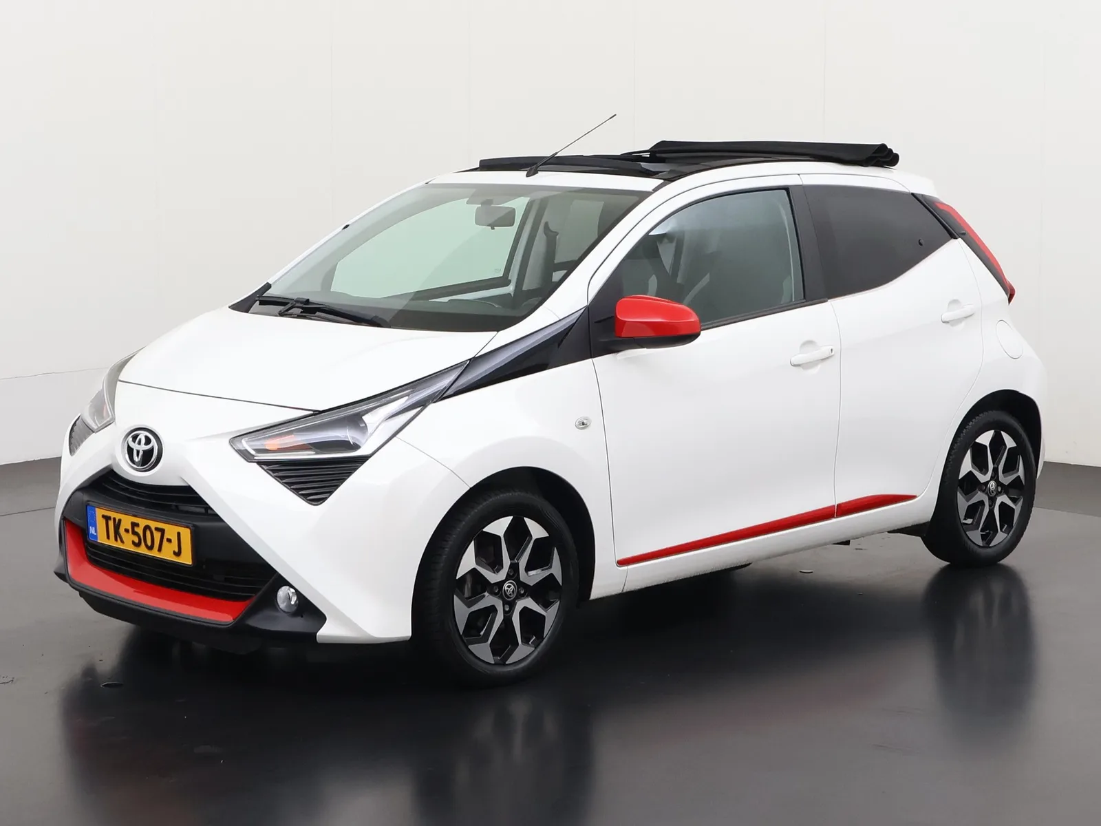 Toyota Aygo (2018) — foto 1