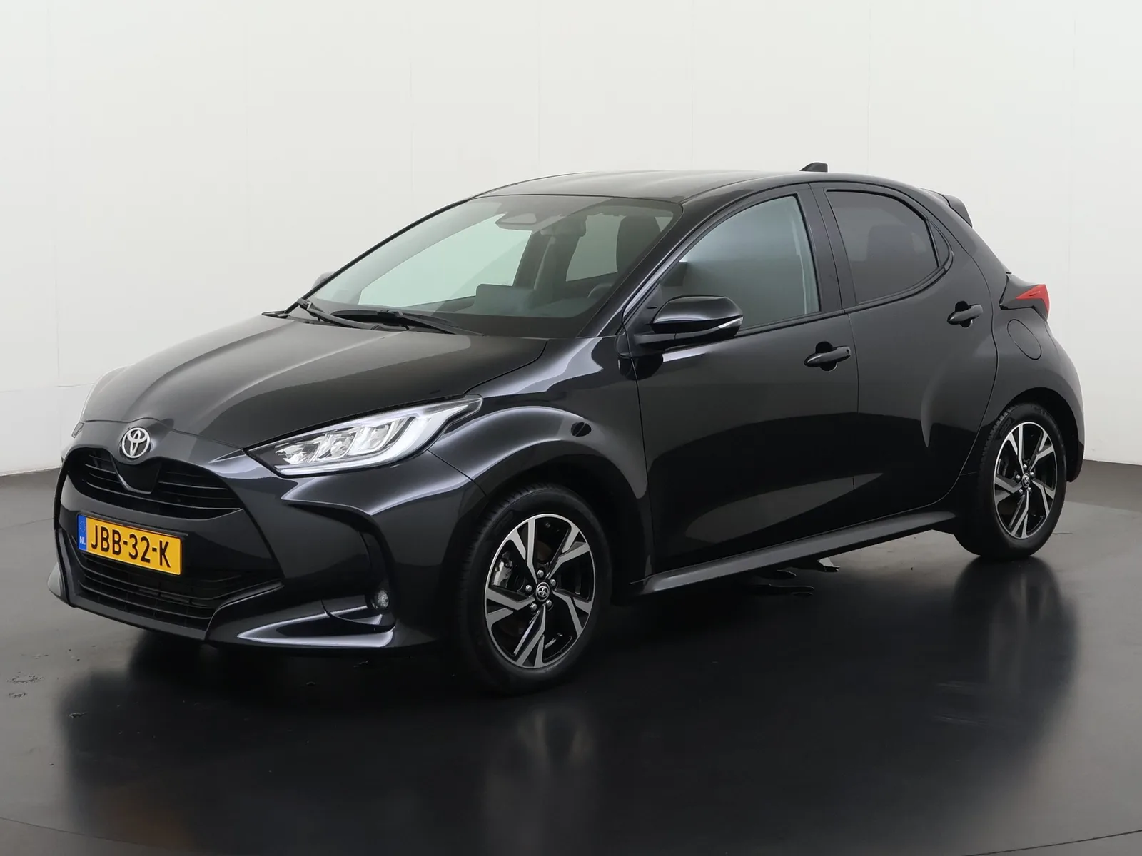 Toyota Yaris (2025) — foto 1