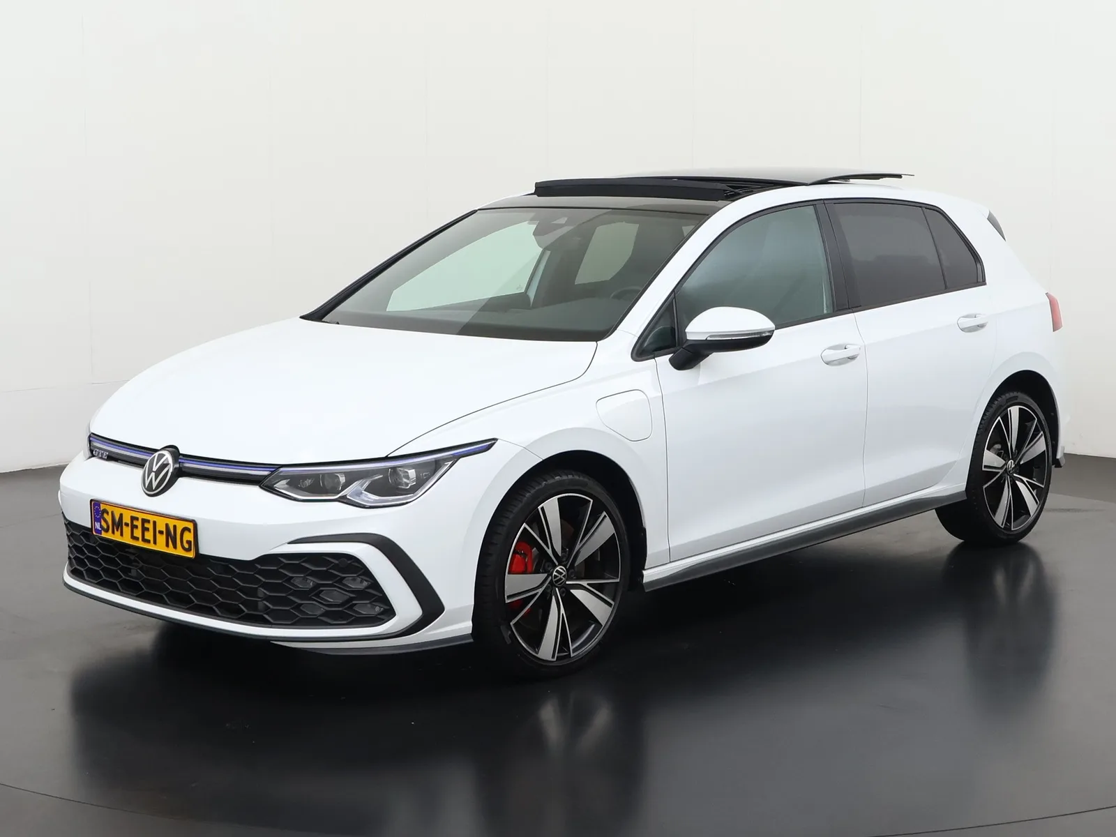 Volkswagen Golf (2022) — foto 1