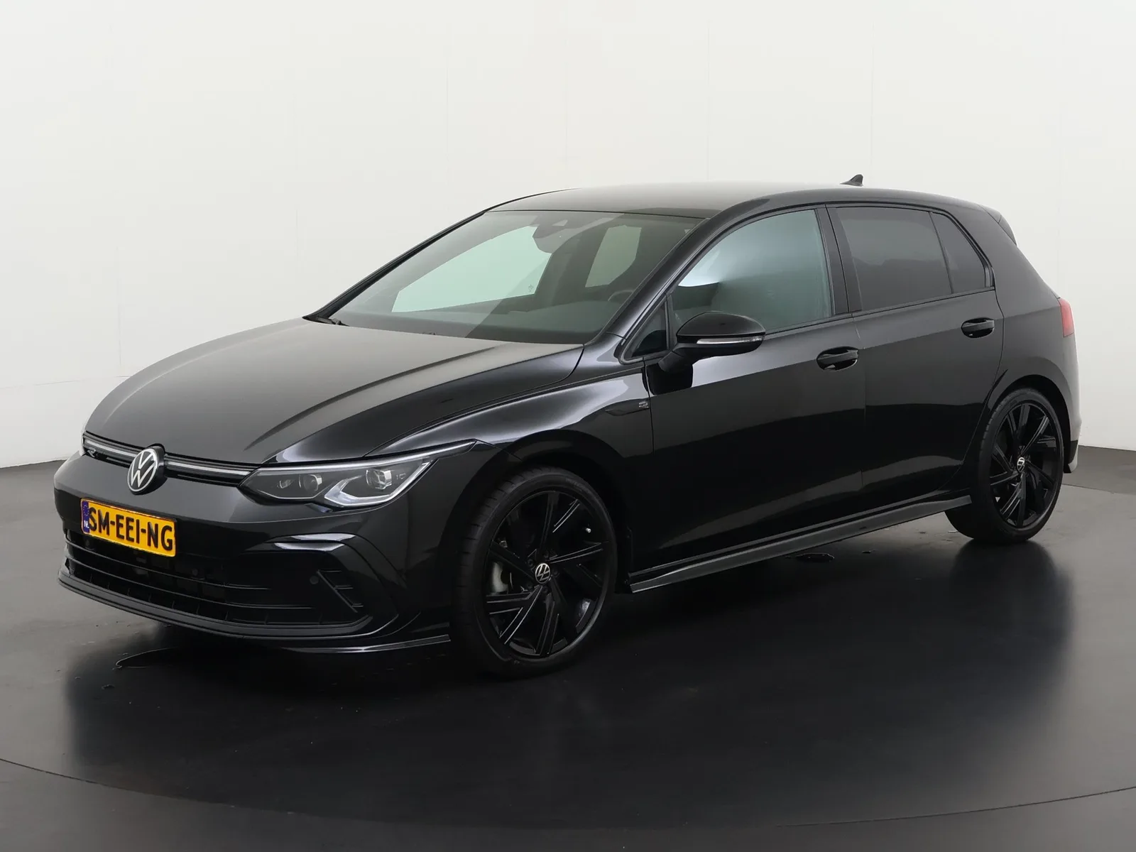Volkswagen Golf (2024) — foto 1