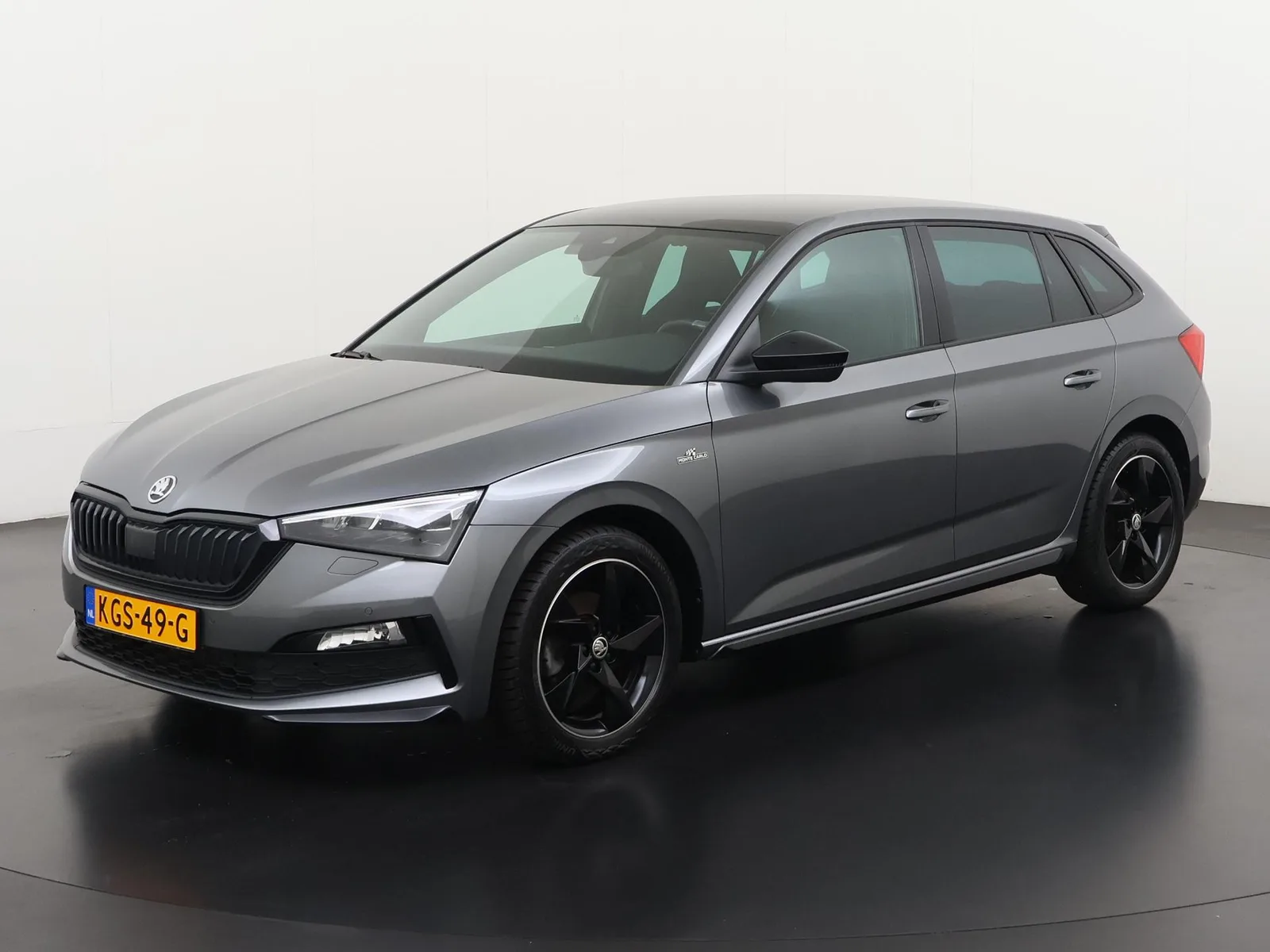 Volkswagen Golf (2023) — foto 1