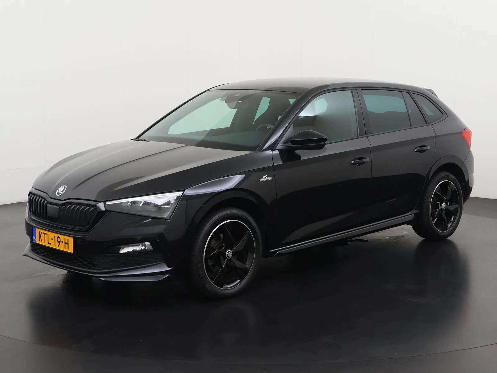Volkswagen Golf (2023) — foto 1