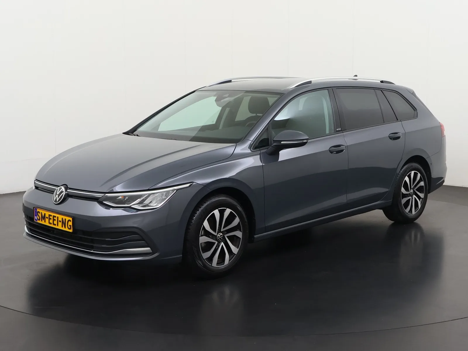 Volkswagen Golf (2023) — foto 1