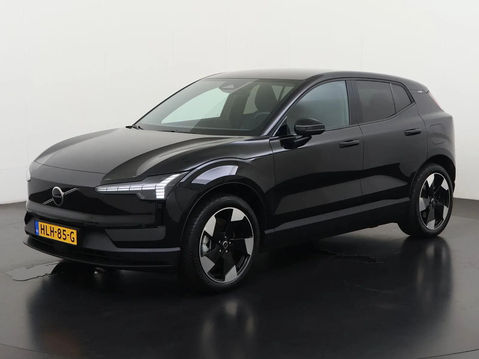 Volvo EX30 (2024) — foto 1