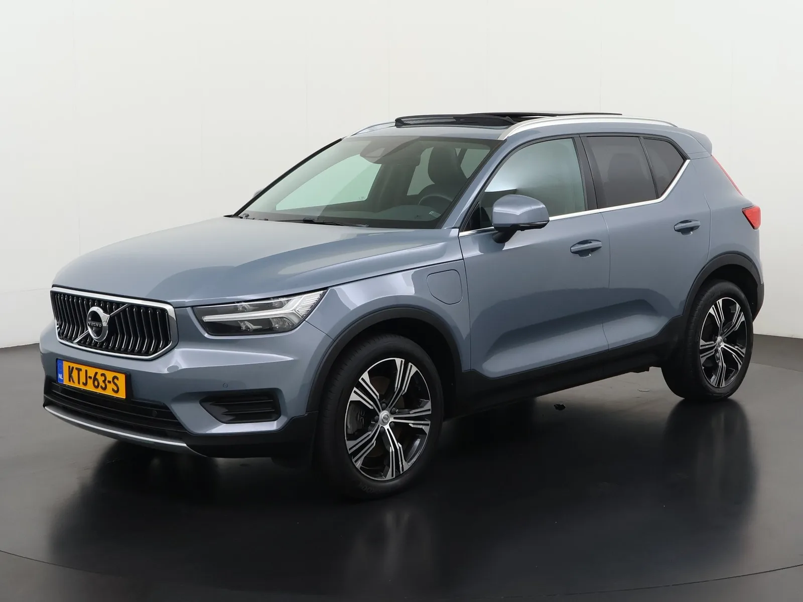 Volvo XC40 (2022) — foto 1