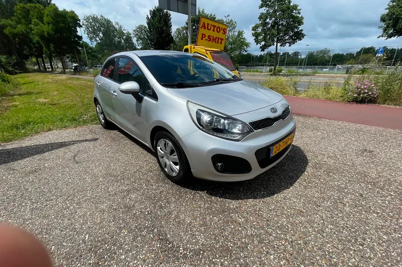 Kia Rio (2012)