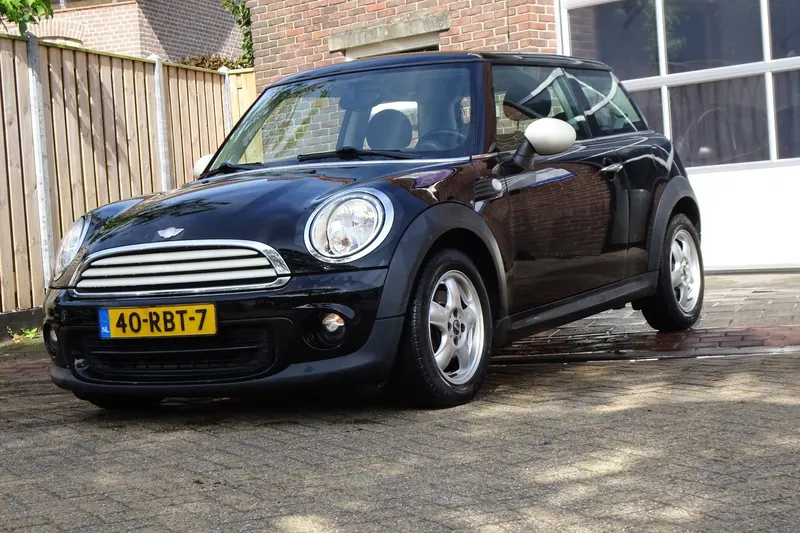 MINI One (2011)