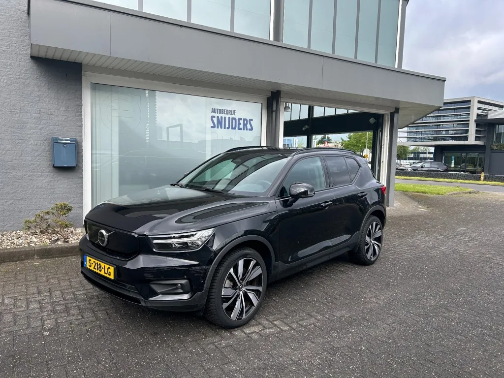 Volvo XC40 (2022) — foto 1