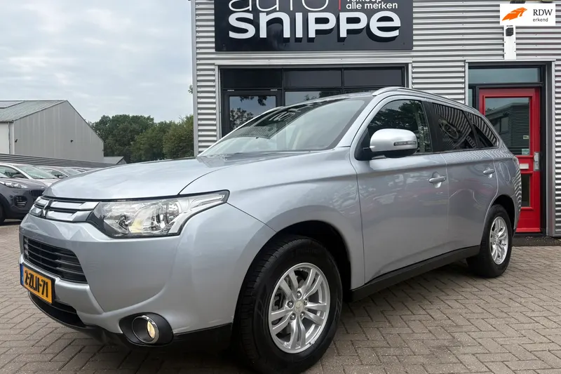 Mitsubishi Outlander (2015)