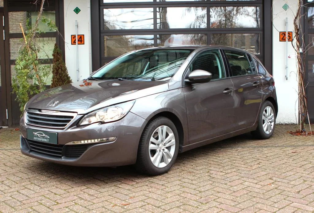 Peugeot 308 (2015) — foto 1
