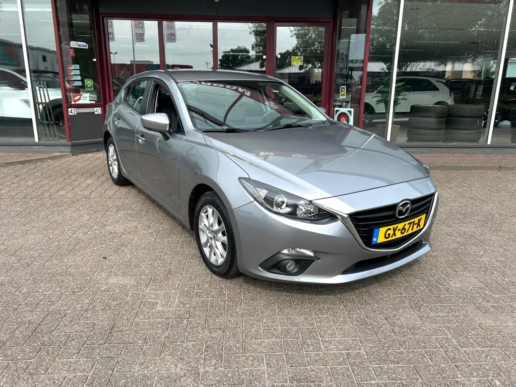 Mazda 3 (2015) — foto 1