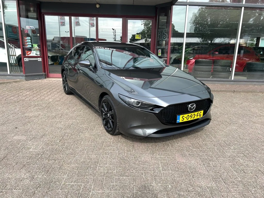Mazda 3 (2023) — foto 1