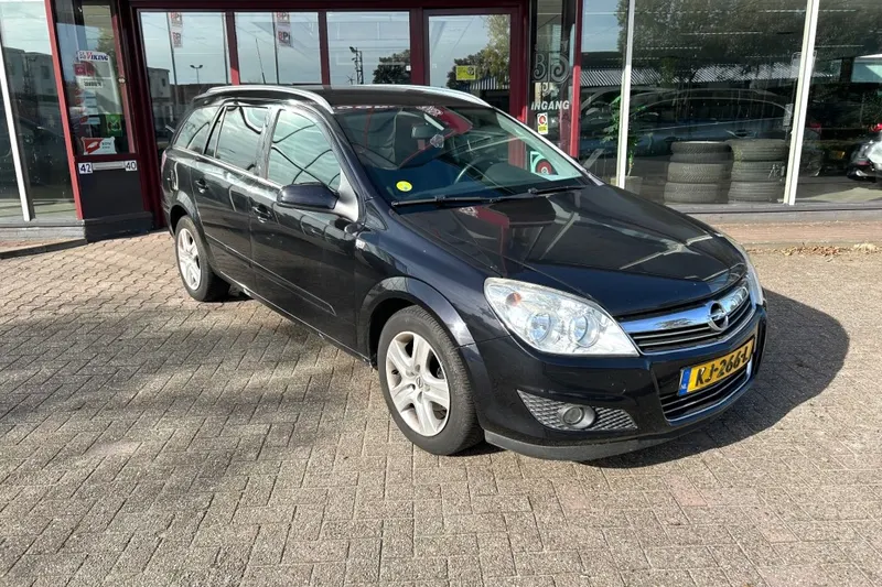 Opel Astra (2010)