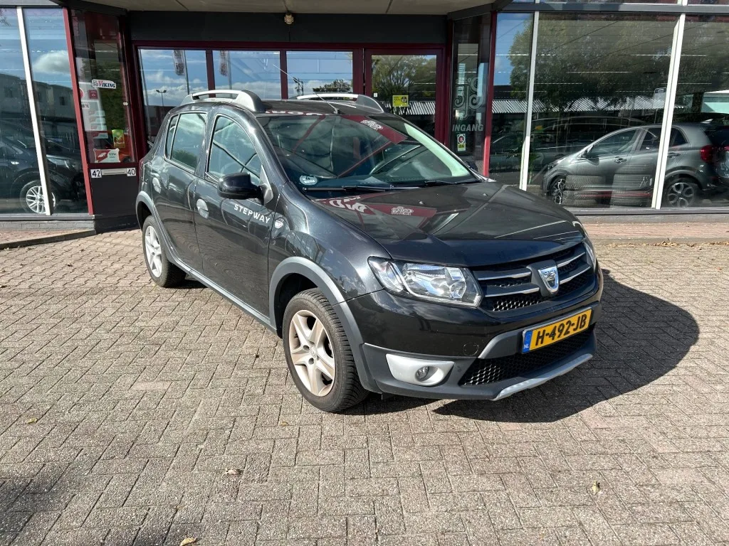 Dacia Sandero (2015) — foto 1