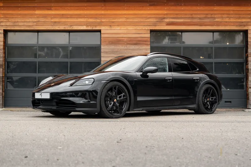 Porsche Taycan Cross Turismo (2025)