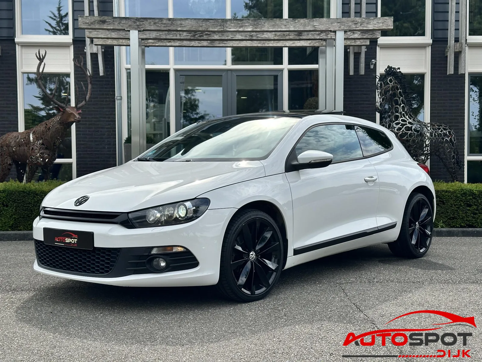 Volkswagen Scirocco (2009) — foto 1