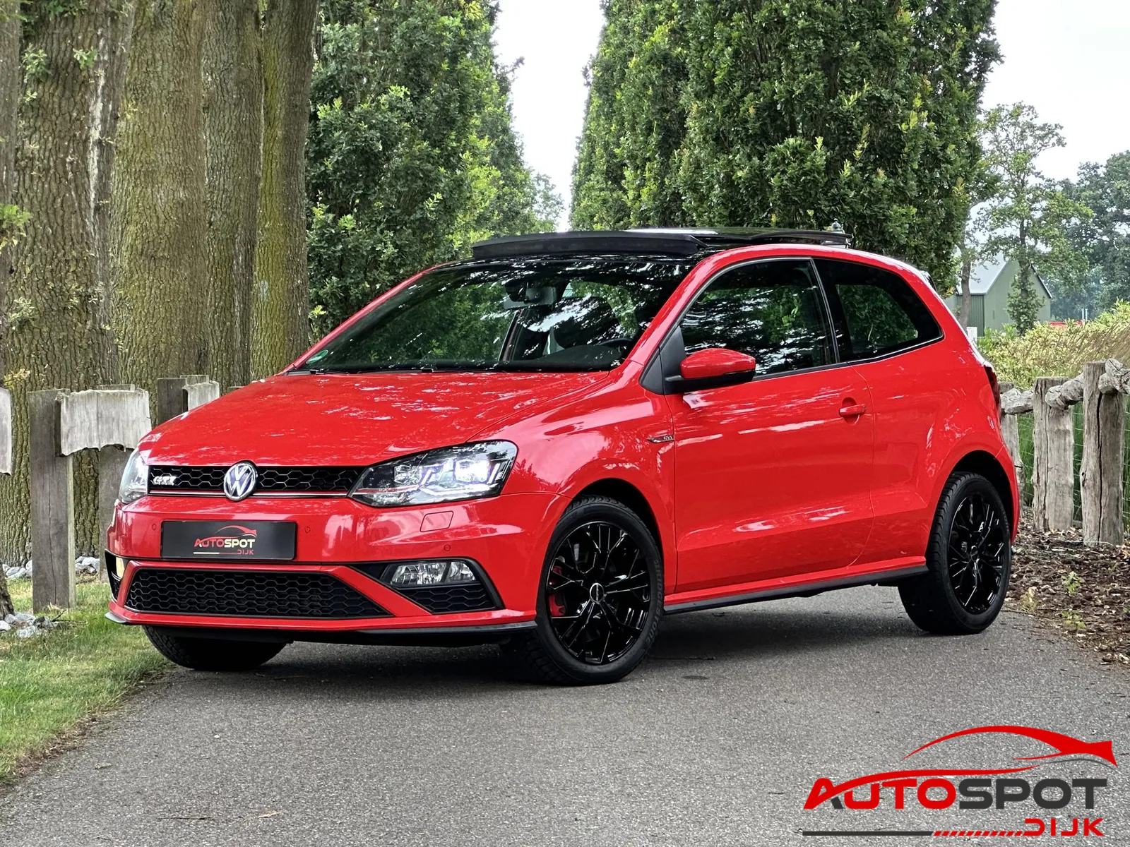 Volkswagen Polo (2016) — foto 1