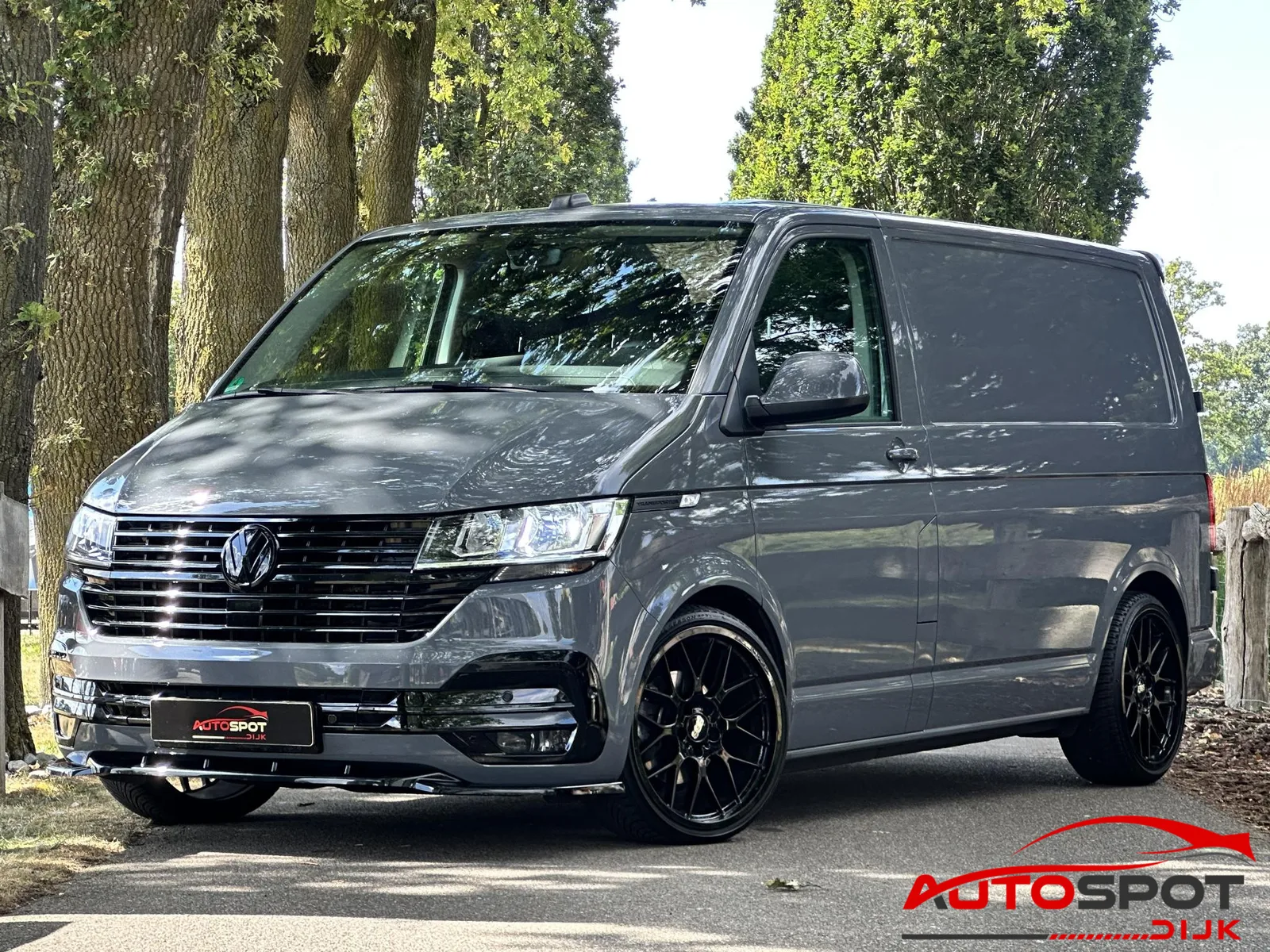 Volkswagen Transporter (2021) — foto 1