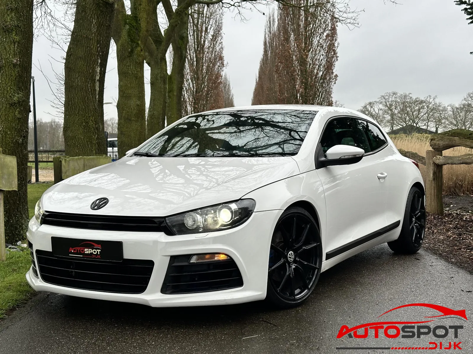 Volkswagen Scirocco (2009) — foto 1