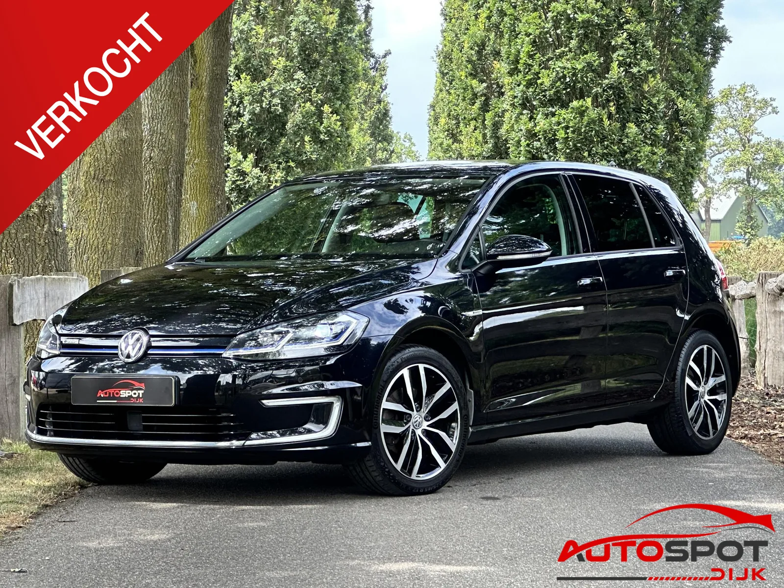 Volkswagen E-Golf (2018) — foto 1