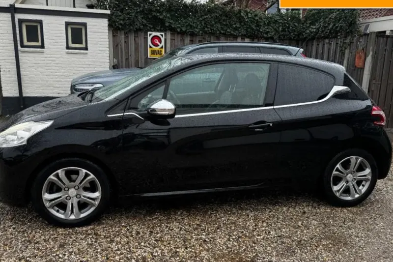 Peugeot 208 (2013)