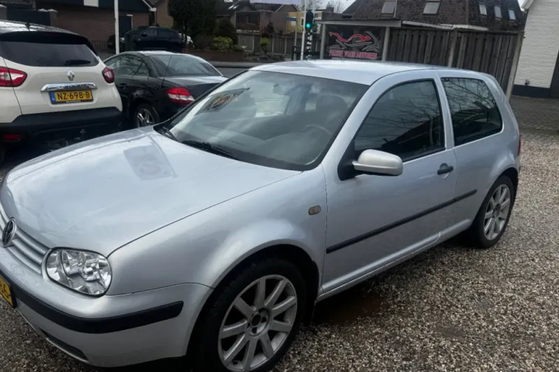 Volkswagen Golf (1998)