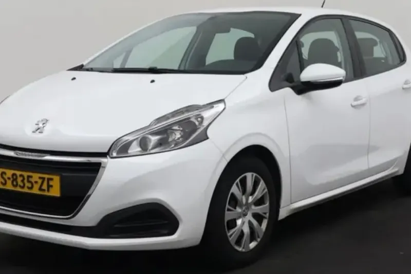 Peugeot 208 (2017)
