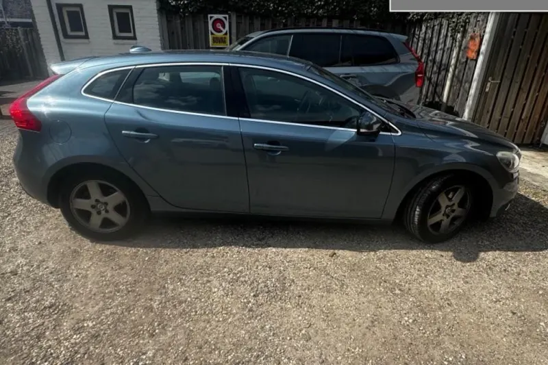 Volvo V40 (2012)