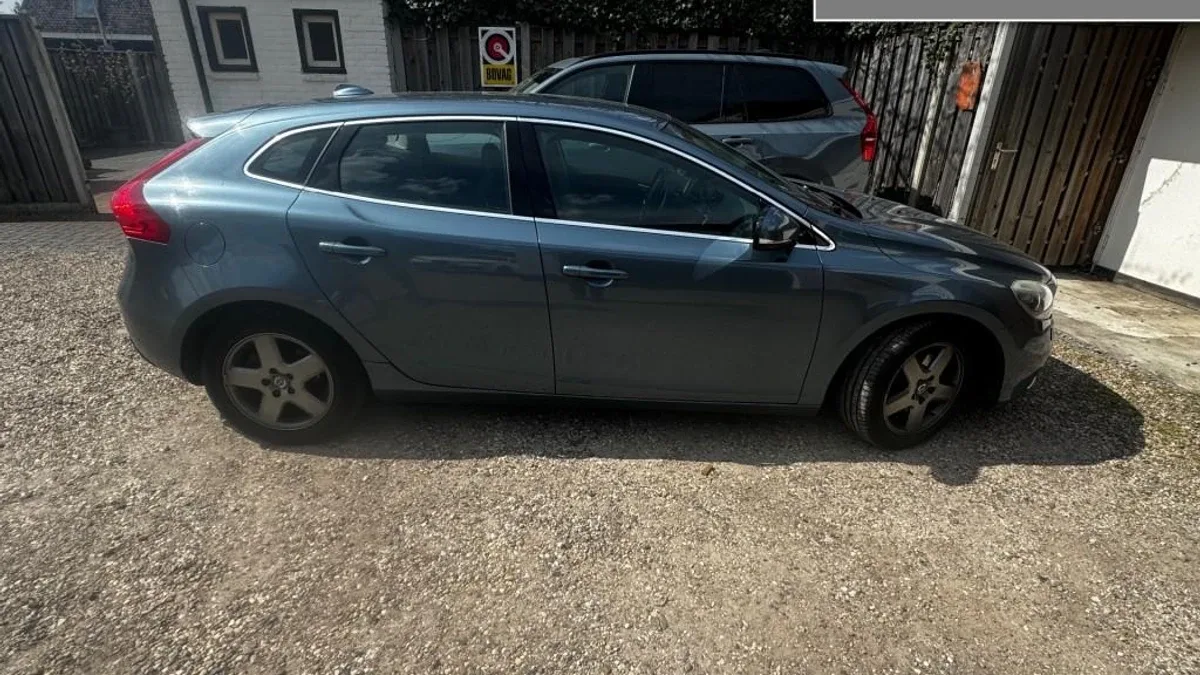 Volvo V40 (2012) — foto 1
