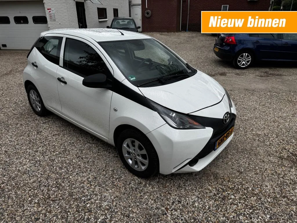 Toyota Aygo (2015) — foto 1