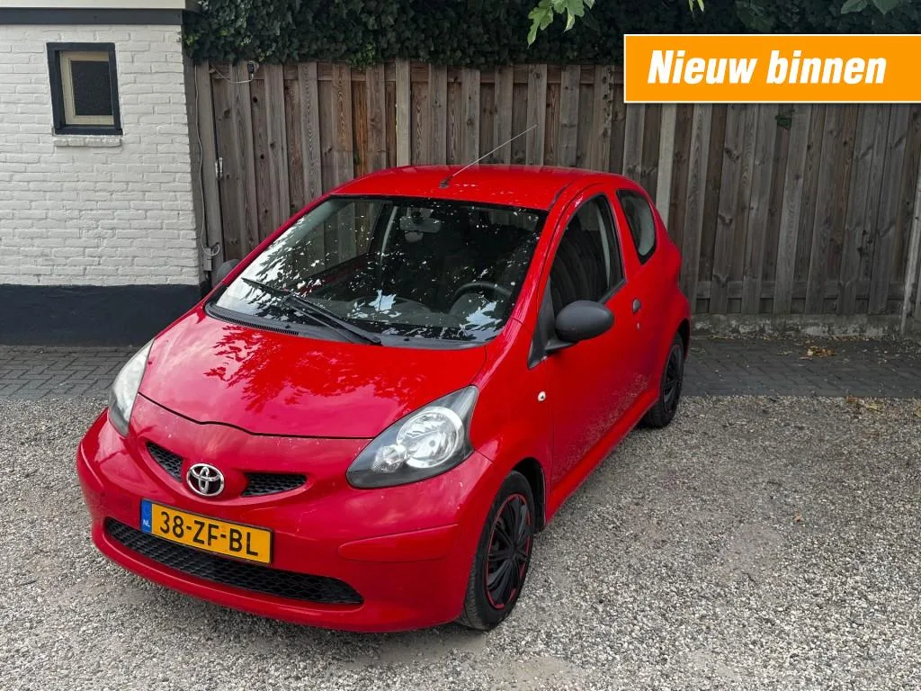 Toyota Aygo (2008) — foto 1
