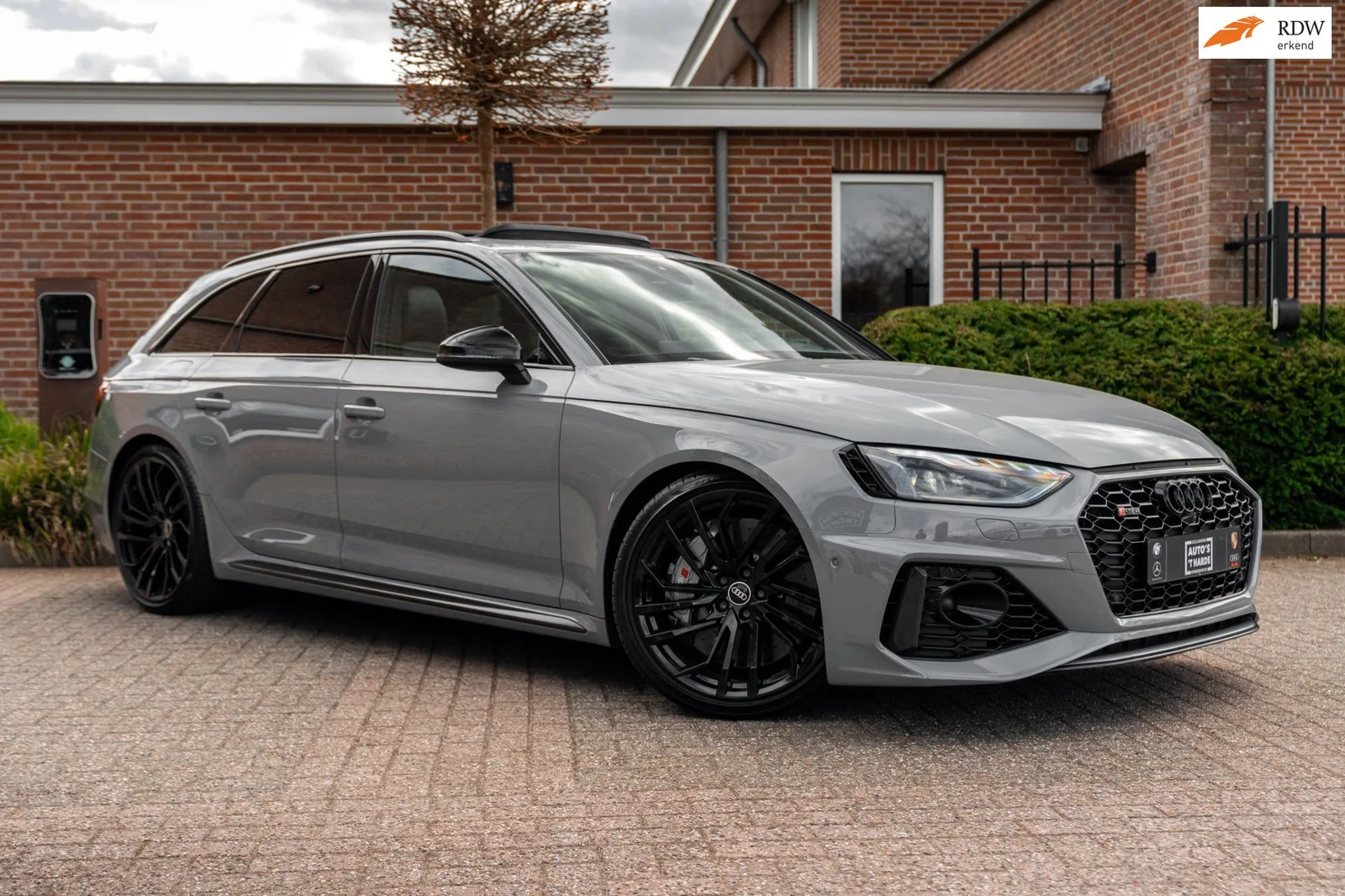 Audi RS 4 (2021) — foto 1