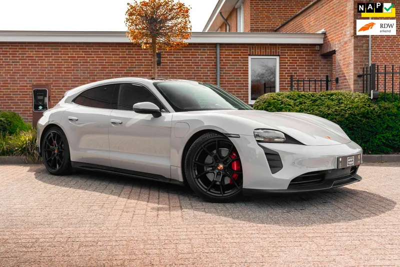 Porsche Taycan (2022)