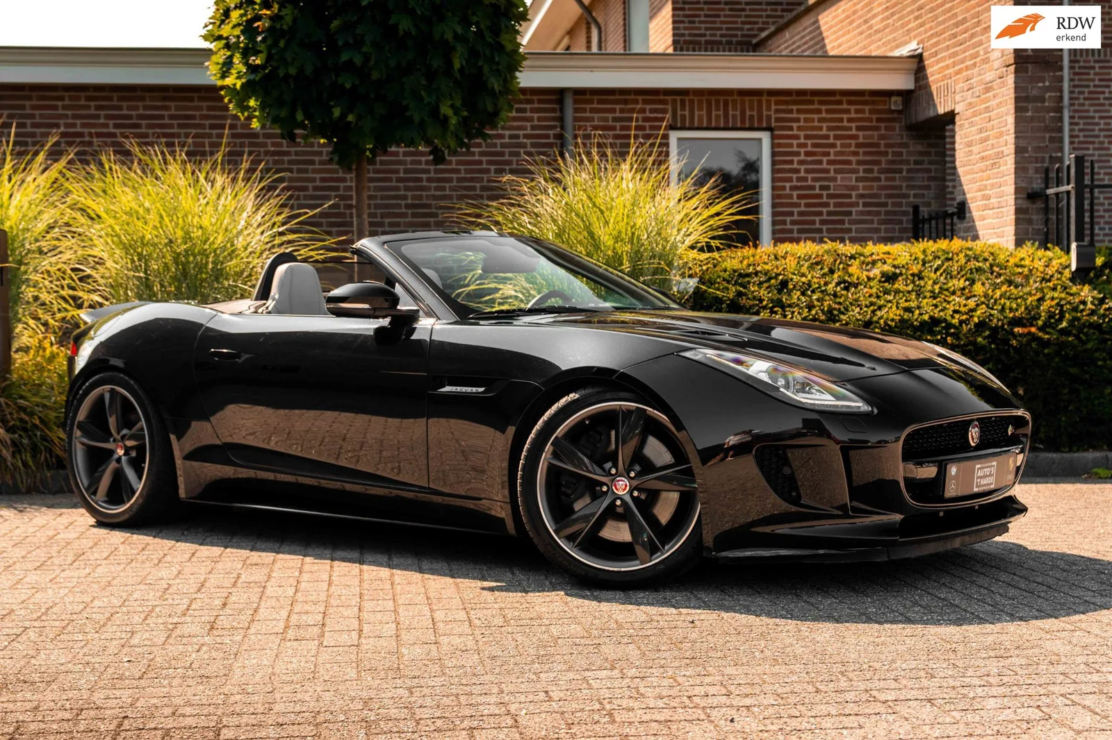 Jaguar F-Type (2015) — foto 1