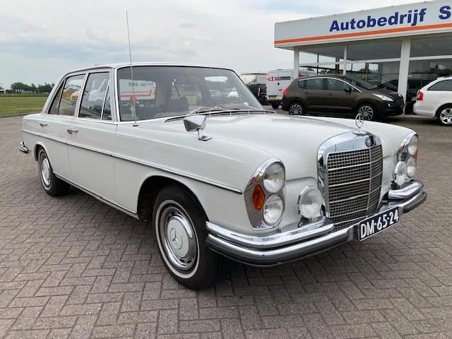 Mercedes-Benz 280 S/8 (1971) — foto 1